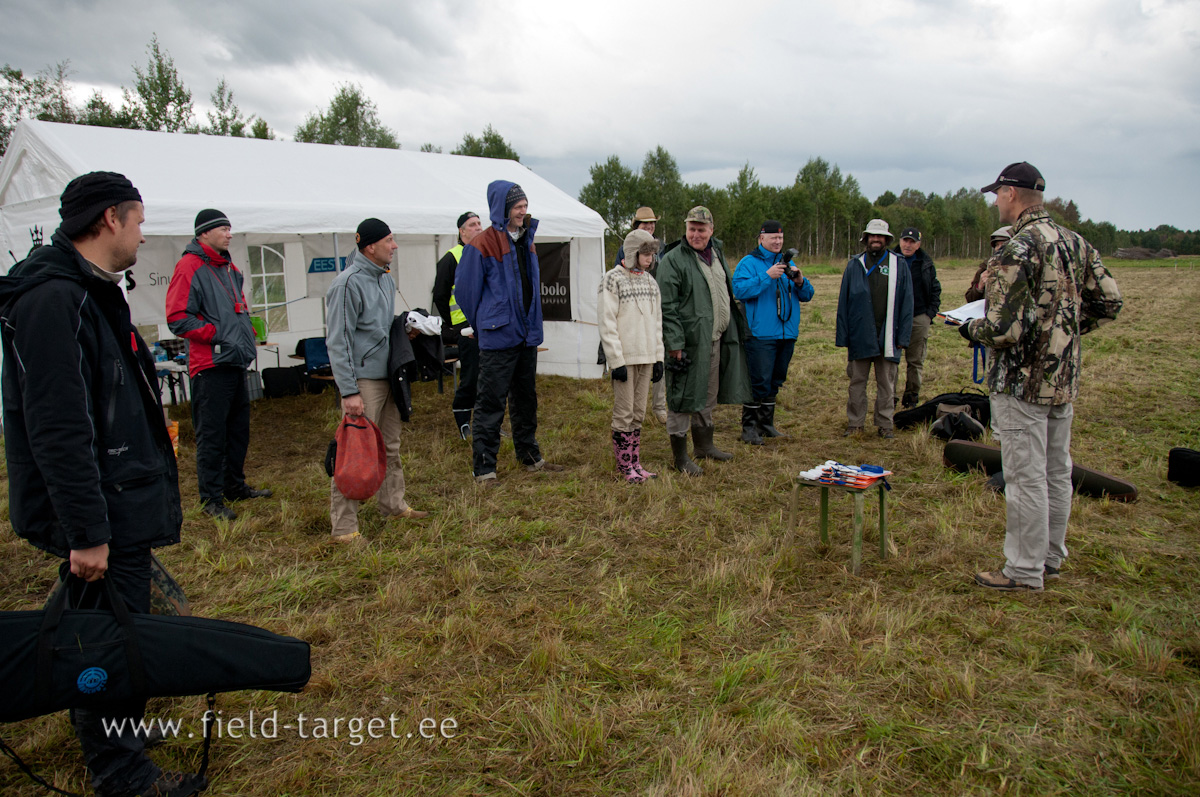 0014   .2 Sekretar on vahepeal saanud valmis tulemuskaardid ning pannud laskurid meeskondadesse